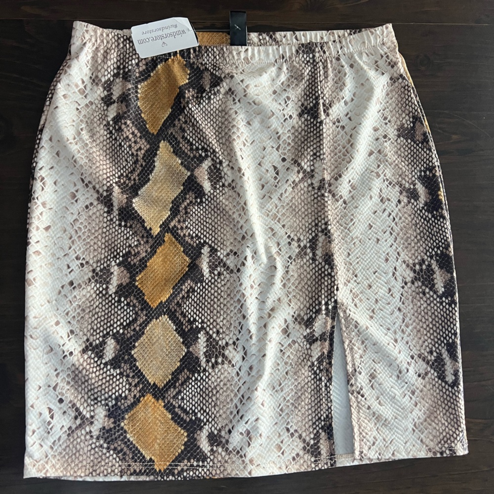 NWT Windsor Taupe Snake Print Skirt